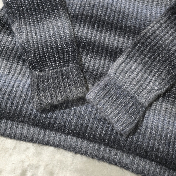 Girl's Youth Old Navy Blue & Gray Ombre Striped Long Sleeve Sweater - Picture 4 of 8